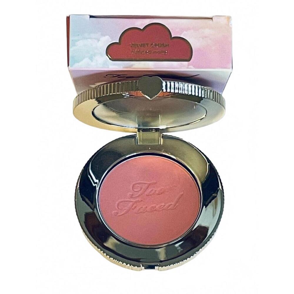 Too Faced Cloud Crush Blurring Blush - Nude pink